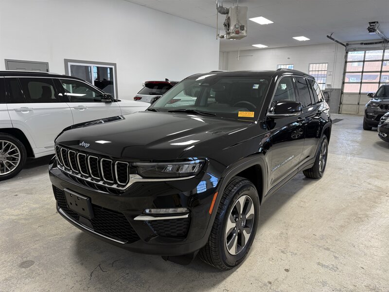2023 Jeep Grand Cherokee 4xe   - Photo 1 - Danbury, CT 06810