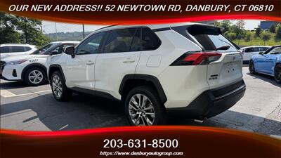 2022 Toyota RAV4 XLE Premium - Photo 3 - Danbury, CT 06810