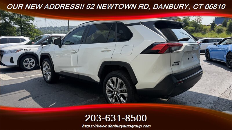 2022 Toyota RAV4 XLE Premium - Photo 3 - Danbury, CT 06810