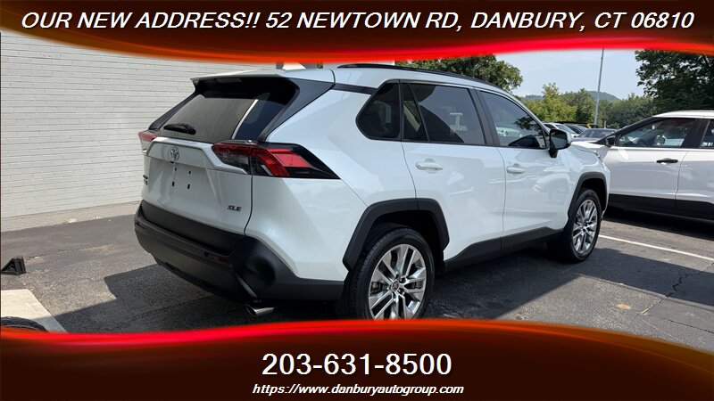 2022 Toyota RAV4 XLE Premium - Photo 5 - Danbury, CT 06810