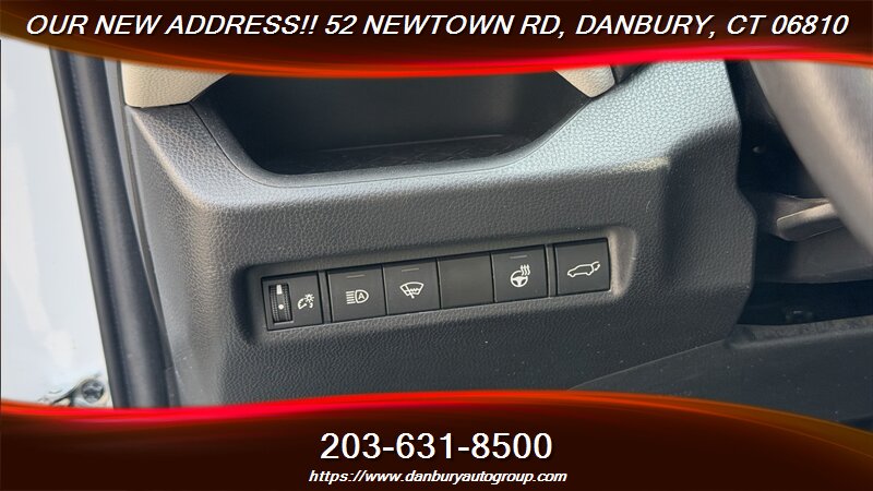 2022 Toyota RAV4 XLE Premium - Photo 18 - Danbury, CT 06810