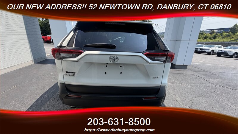 2022 Toyota RAV4 XLE Premium - Photo 4 - Danbury, CT 06810