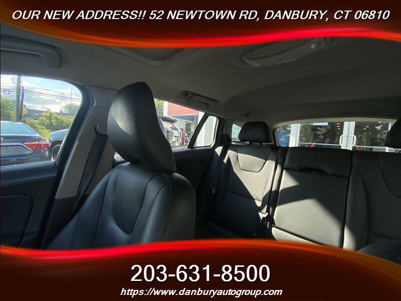 2016 Volvo V60 T5 Drive-E Premier - Photo 11 - Danbury, CT 06810