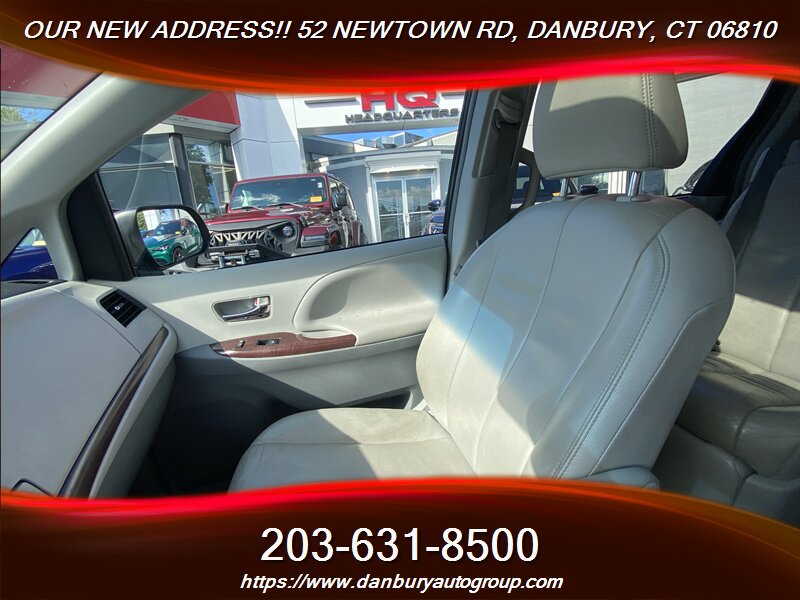 2014 Toyota Sienna XLE 7-Passenger - Photo 15 - Danbury, CT 06810