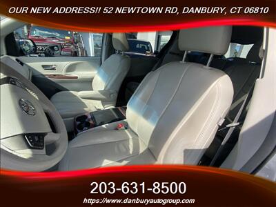 2014 Toyota Sienna XLE 7-Passenger - Photo 13 - Danbury, CT 06810