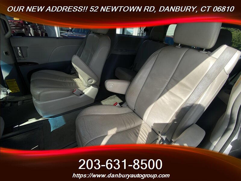 2014 Toyota Sienna XLE 7-Passenger - Photo 18 - Danbury, CT 06810