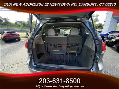 2014 Toyota Sienna XLE 7-Passenger - Photo 28 - Danbury, CT 06810
