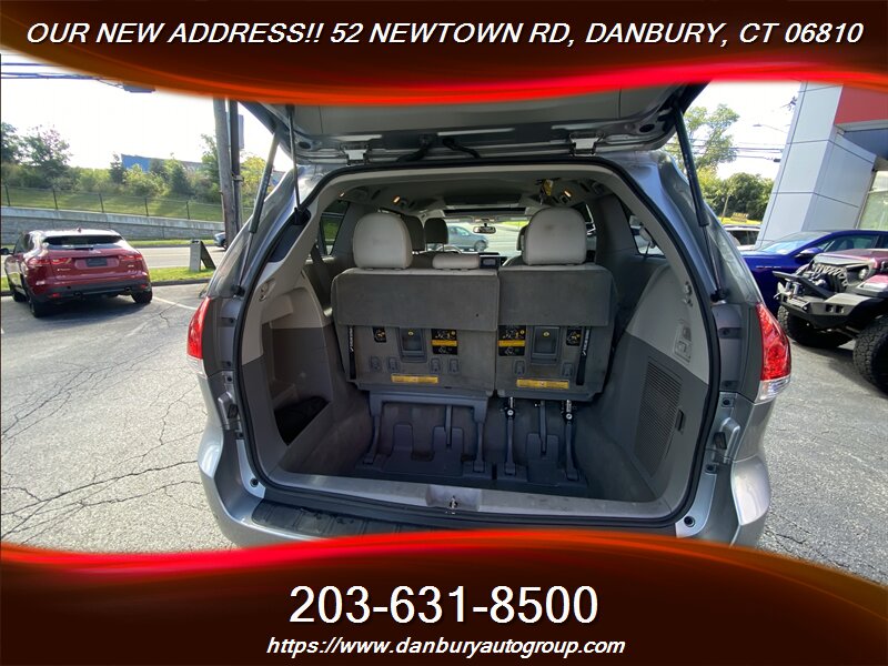 2014 Toyota Sienna XLE 7-Passenger - Photo 28 - Danbury, CT 06810