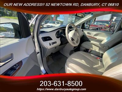 2014 Toyota Sienna XLE 7-Passenger - Photo 14 - Danbury, CT 06810