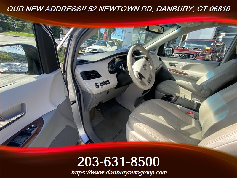 2014 Toyota Sienna XLE 7-Passenger - Photo 14 - Danbury, CT 06810
