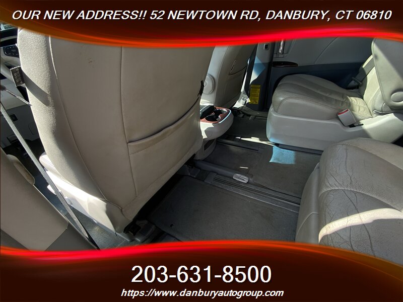 2014 Toyota Sienna XLE 7-Passenger - Photo 19 - Danbury, CT 06810