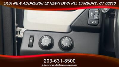 2019 GMC Yukon XL SLT   - Photo 16 - Danbury, CT 06810