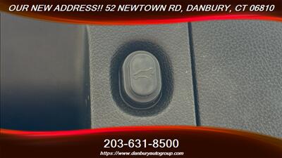 2019 GMC Yukon XL SLT   - Photo 33 - Danbury, CT 06810