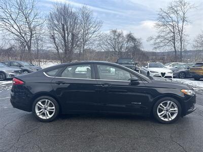 2018 Ford Fusion Hybrid S   - Photo 7 - Danbury, CT 06810