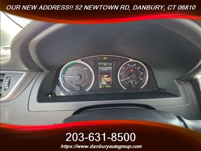 2015 Toyota Camry Hybrid LE   - Photo 10 - Danbury, CT 06810