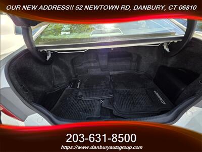 2015 Toyota Camry Hybrid LE   - Photo 4 - Danbury, CT 06810