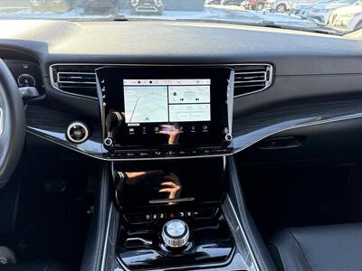 2022 Jeep Wagoneer Series II   - Photo 11 - Danbury, CT 06810