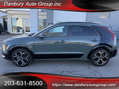 2023 Kia Niro SX   - Photo 2 - Danbury, CT 06810
