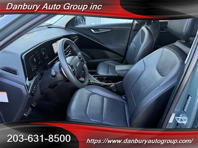 2023 Kia Niro SX   - Photo 8 - Danbury, CT 06810