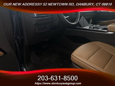 2025 Cadillac Escalade Premium Luxury - Photo 14 - Danbury, CT 06810