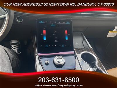 2025 Cadillac Escalade Premium Luxury - Photo 18 - Danbury, CT 06810
