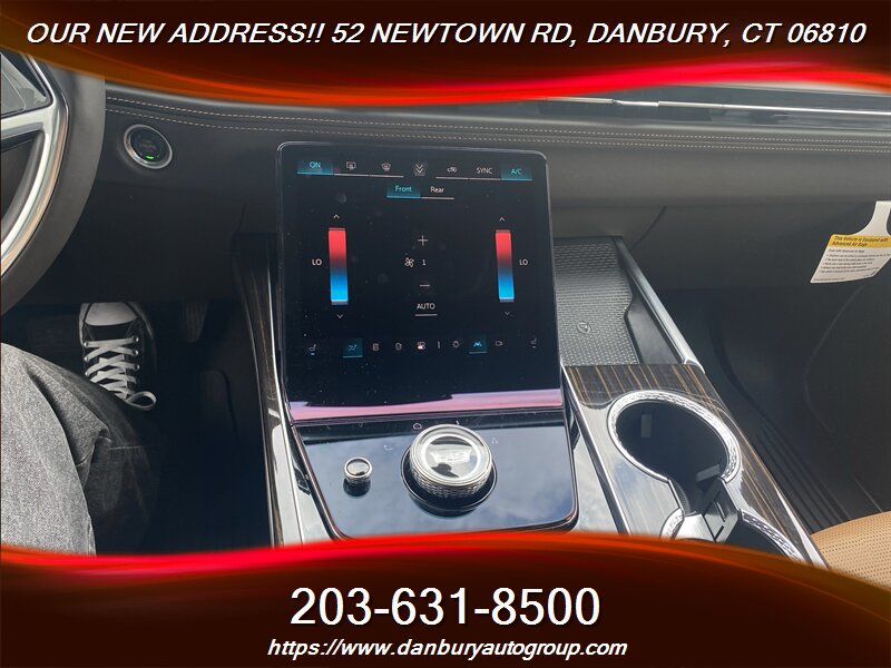 2025 Cadillac Escalade Premium Luxury - Photo 18 - Danbury, CT 06810
