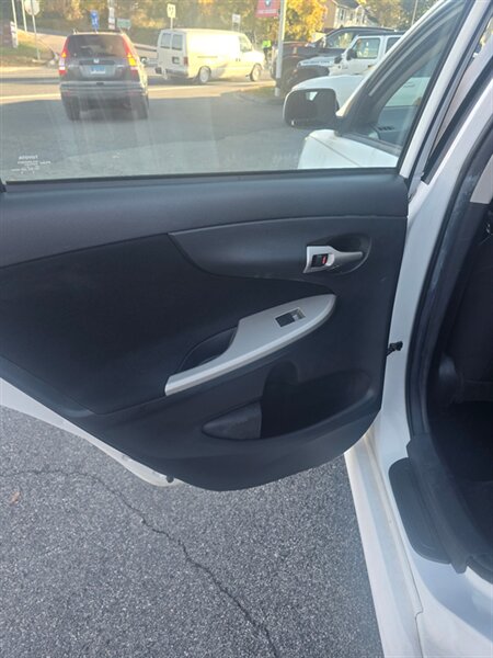 2013 Toyota Corolla S - Photo 13 - Danbury, CT 06810