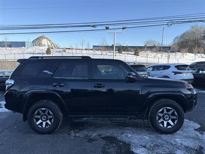 2020 Toyota 4Runner SR5   - Photo 7 - Danbury, CT 06810