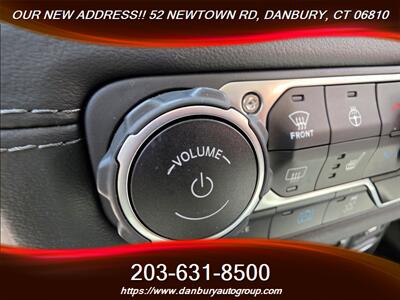 2024 Jeep Wrangler Sahara 4xe   - Photo 9 - Danbury, CT 06810