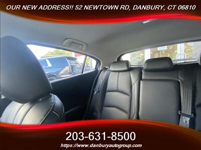 2018 Mazda Mazda3 Touring - Photo 16 - Danbury, CT 06810