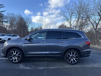 2022 Honda Pilot Touring w/Rear Captain's Chairs   - Photo 3 - Danbury, CT 06810