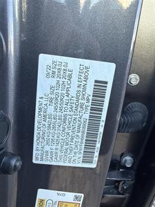 2022 Honda Pilot Touring w/Rear Captain's Chairs   - Photo 13 - Danbury, CT 06810