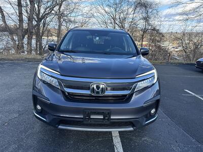 2022 Honda Pilot Touring w/Rear Captain's Chairs   - Photo 2 - Danbury, CT 06810