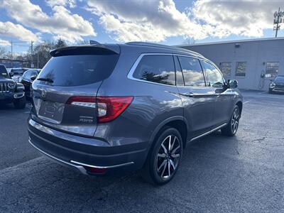 2022 Honda Pilot Touring w/Rear Captain's Chairs   - Photo 6 - Danbury, CT 06810