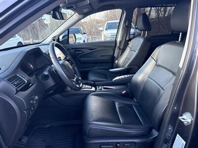 2022 Honda Pilot Touring w/Rear Captain's Chairs   - Photo 9 - Danbury, CT 06810