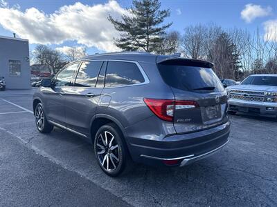 2022 Honda Pilot Touring w/Rear Captain's Chairs   - Photo 4 - Danbury, CT 06810