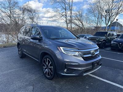 2022 Honda Pilot Touring w/Rear Captain's Chairs   - Photo 8 - Danbury, CT 06810