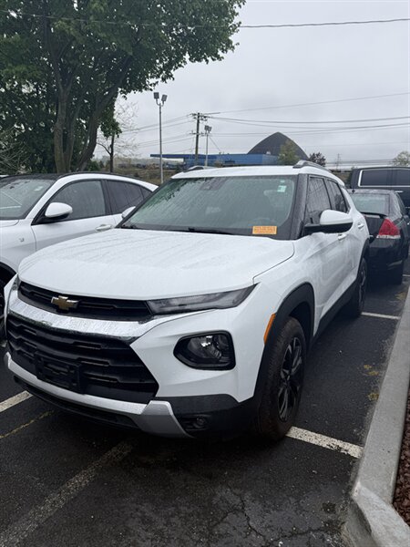 2021 Chevrolet Trailblazer LT   - Photo 1 - Danbury, CT 06810