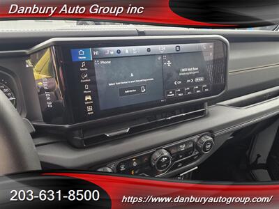 2024 Jeep Wrangler Sahara 4xe   - Photo 19 - Danbury, CT 06810