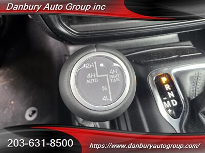 2024 Jeep Wrangler Sahara 4xe   - Photo 17 - Danbury, CT 06810