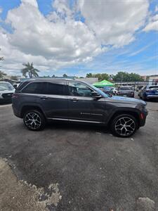 2022 Jeep Grand Cherokee Summit Reserve   - Photo 4 - 