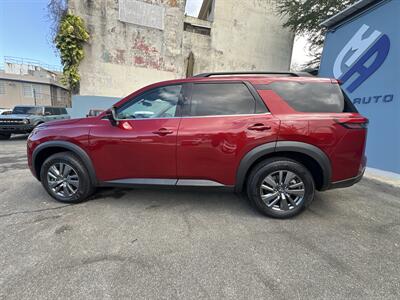 2023 Nissan Pathfinder SV   - Photo 8 - 