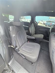 2022 Chrysler Pacifica Touring   - Photo 16 - 