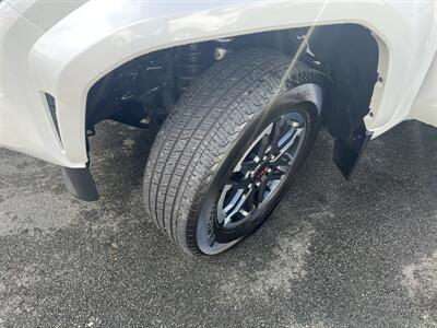 2024 Toyota Tacoma SR5 - Photo 10 -