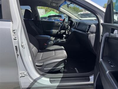 2018 Kia Sportage LX   - Photo 12 - 