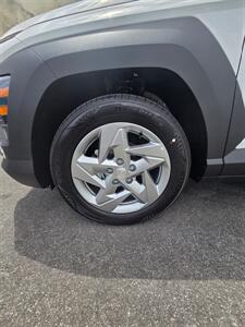 2026 Hyundai KONA SE   - Photo 8 - 