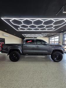 2021 Toyota Tacoma TRD Off-Road   - Photo 3 - Bullhead City, AZ 86442