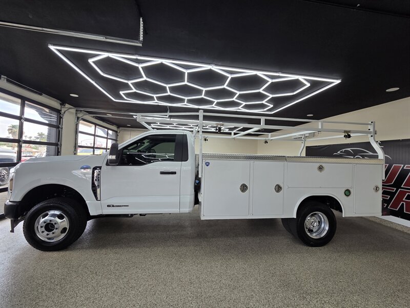 2024 Ford F-350 Super Duty utility XL   - Photo 1 - Bullhead City, AZ 86442