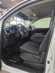 2017 Nissan Titan SV   - Photo 8 - Bullhead City, AZ 86442
