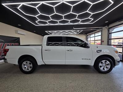 2017 Nissan Titan SV   - Photo 2 - Bullhead City, AZ 86442